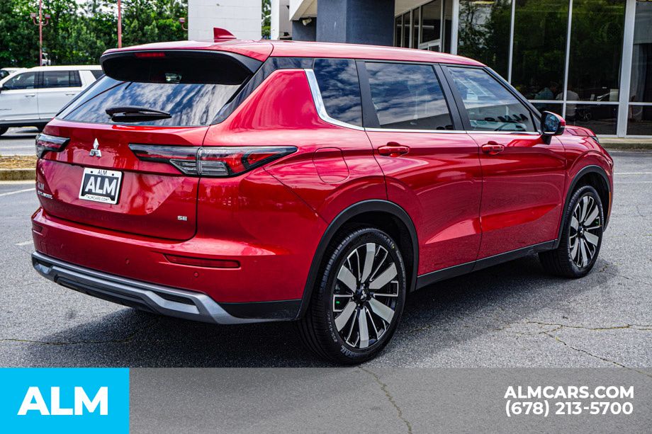 Used 2025 Red Mitsubishi SE image 6
