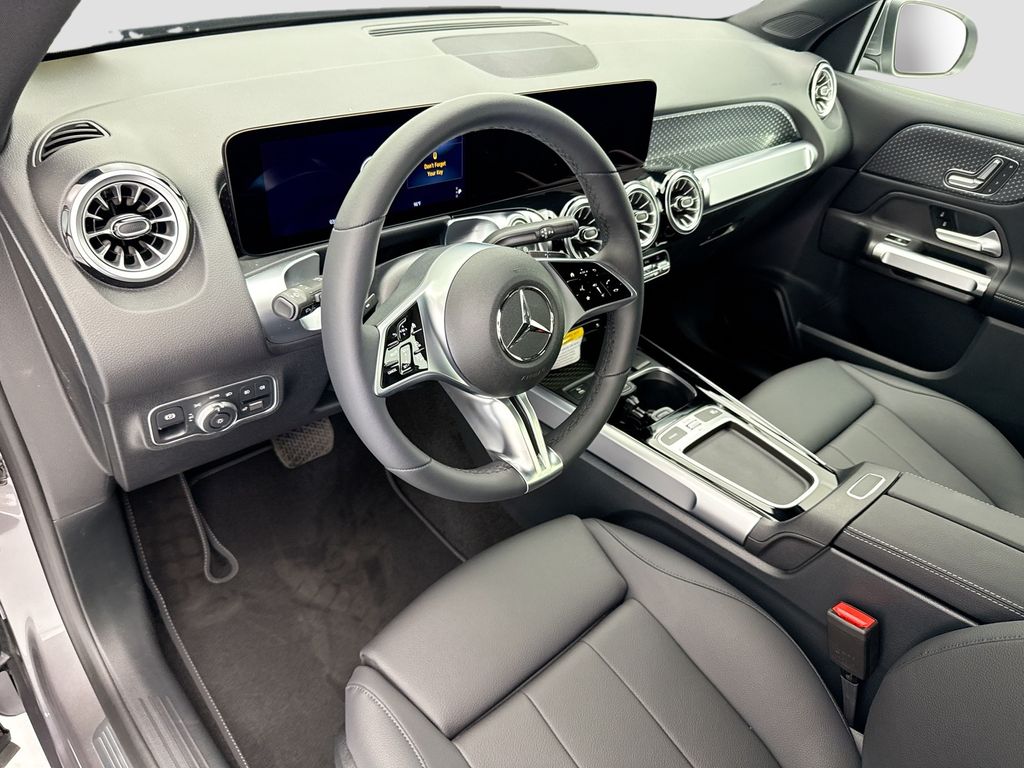 Thumbnail: 2026 Mercedes-Benz GLB - 10