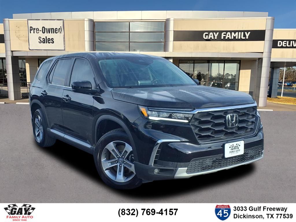 2024 Honda Pilot EX-L FWD with Captains Chairs