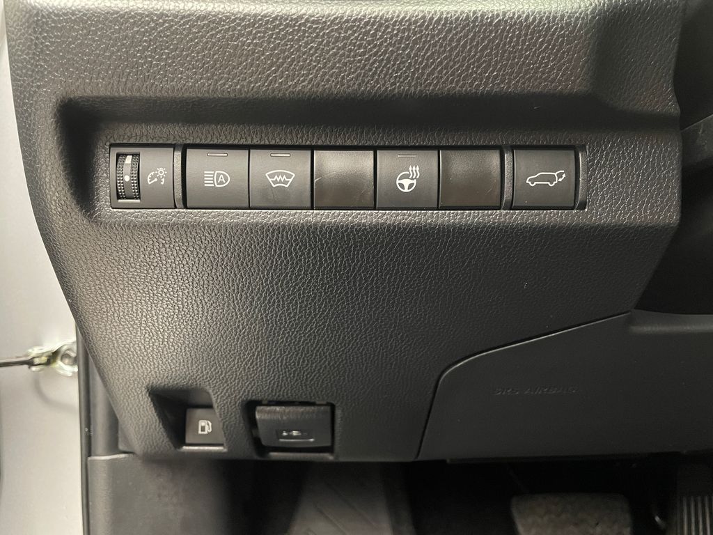 2023 Toyota RAV4 XLE 20