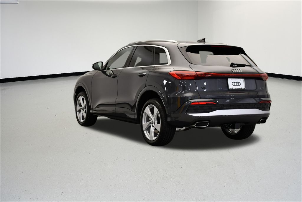 Thumbnail: 2025 Audi Q5 - 3