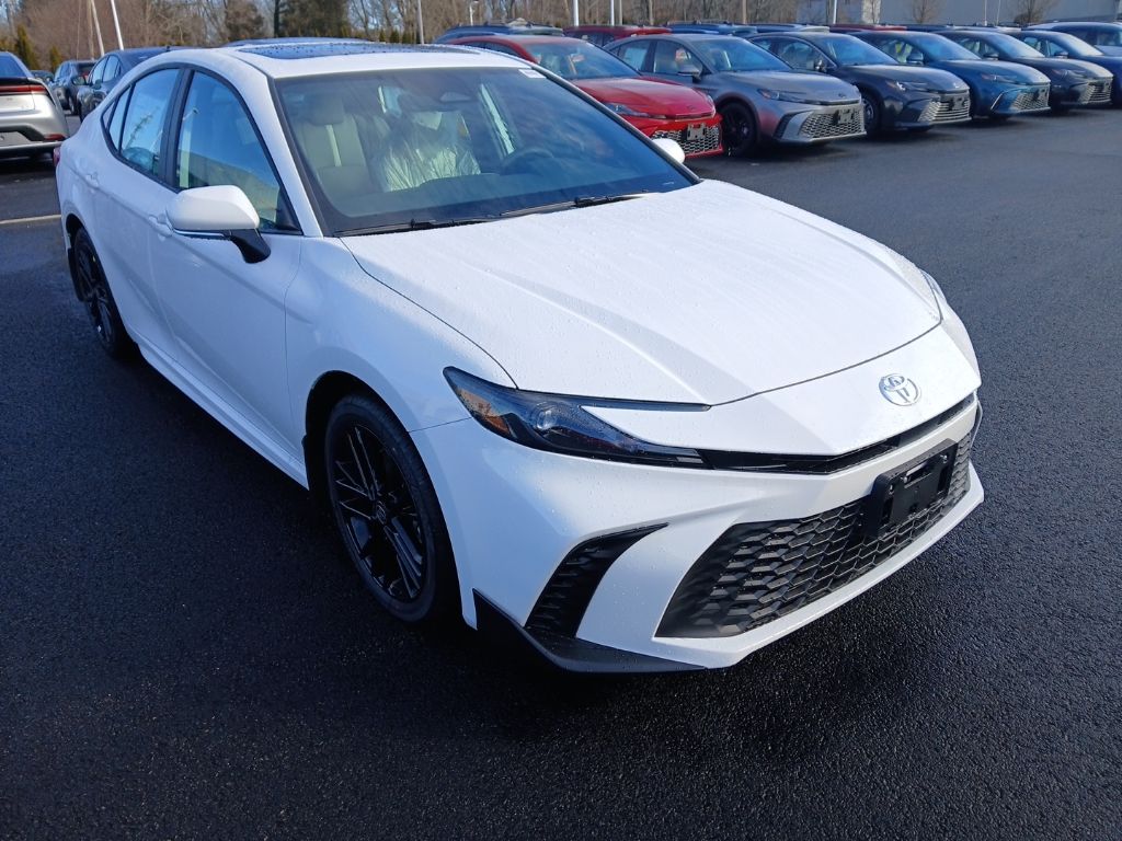 2026 Toyota Camry SE's photo