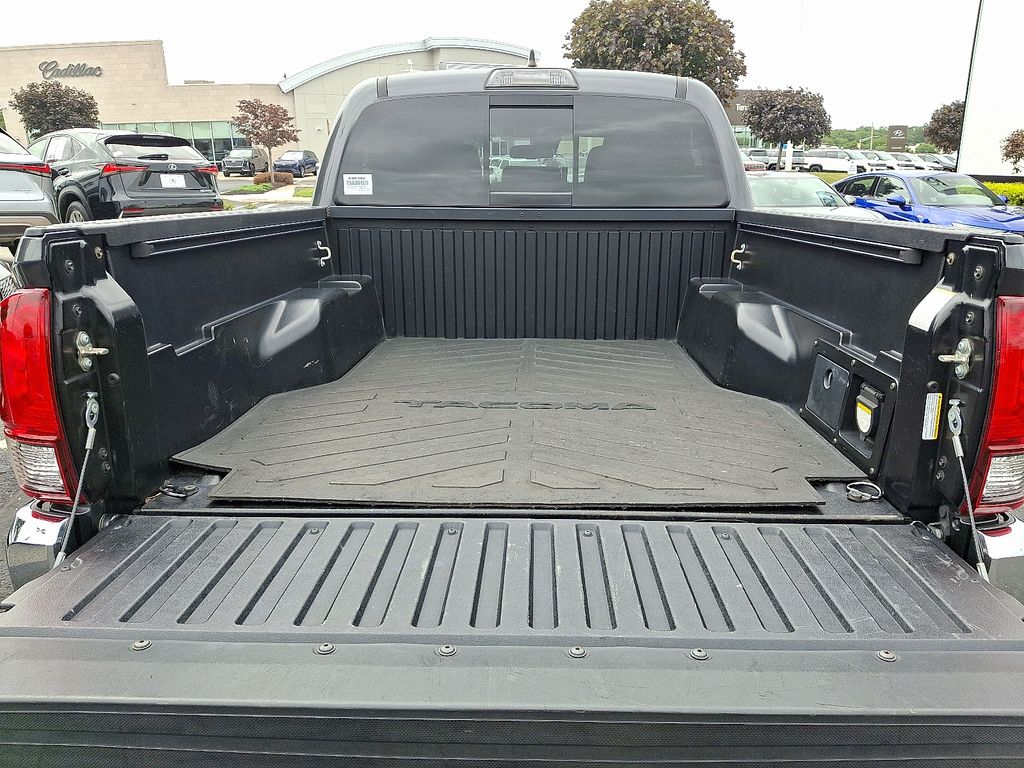 Thumbnail: 2019 Toyota Tacoma - 29