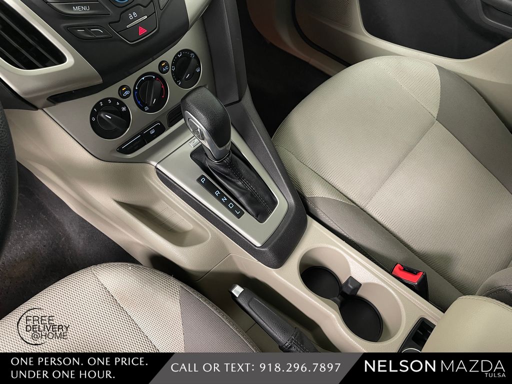 Used 2014 Red Ford SE image 28