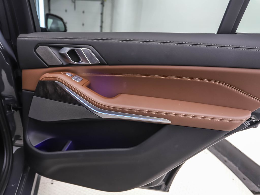 Thumbnail: 2024 BMW X7 - 30