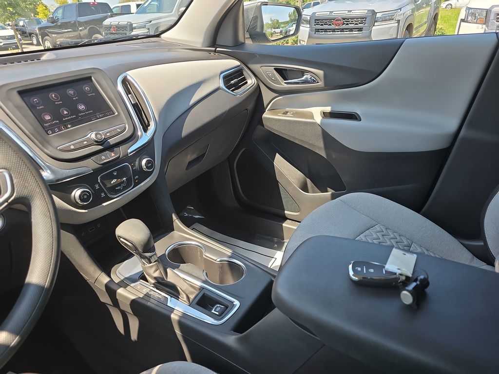 2023 Chevrolet Equinox LS photo 22