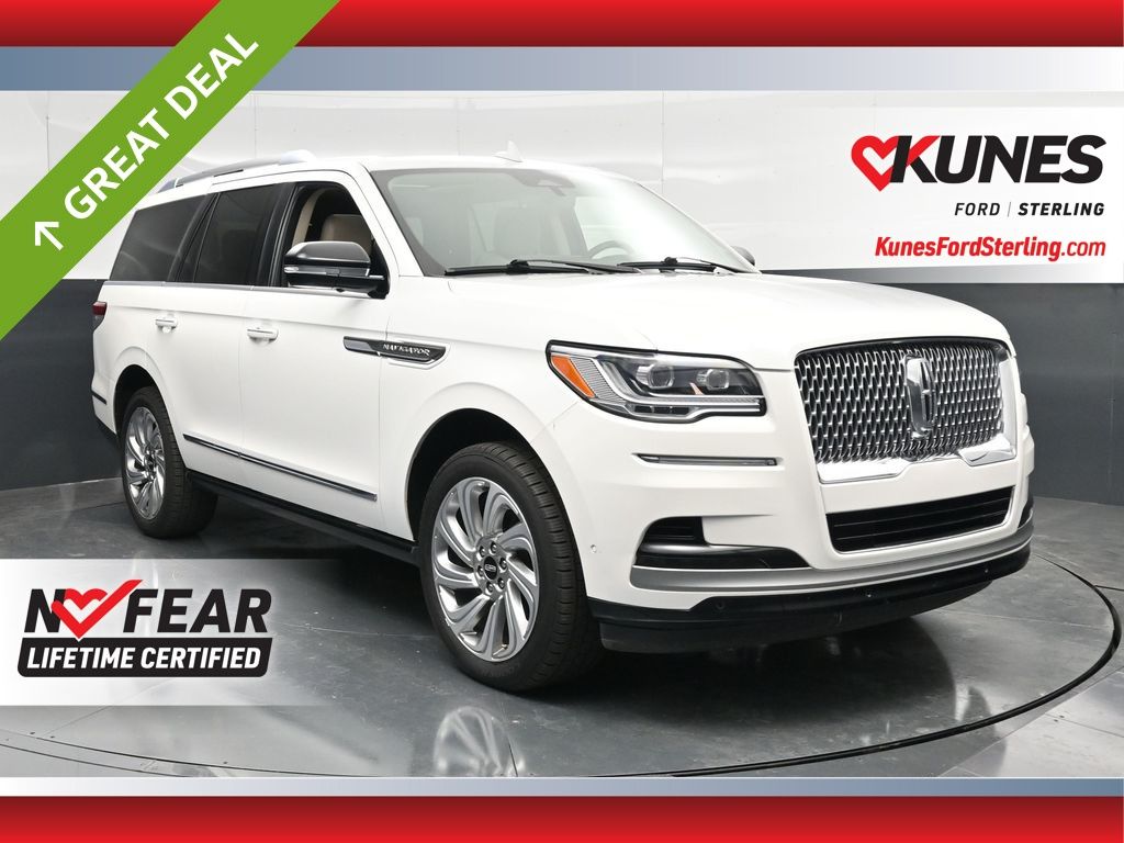 White Metallic 2024 Lincoln Navigator SUV / Crossover Four-Wheel Drive Automatic