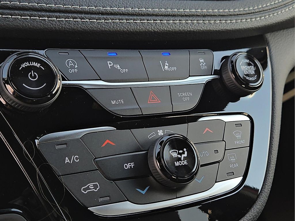 New 2026 Chrysler Pacifica For Sale in Farmington, AR