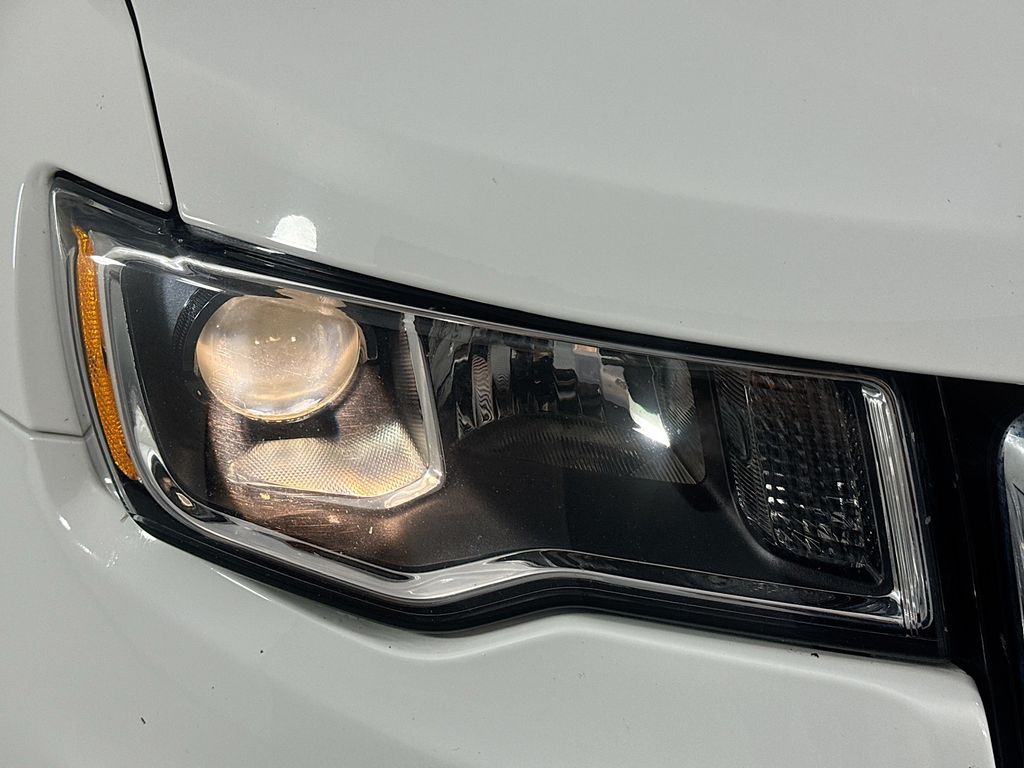 Used Car 2022 Jeep Grand Cherokee Wk  Limited For Sale Under $25,000 In Austin, Texas