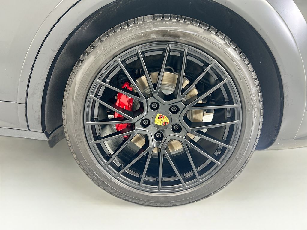 Thumbnail: 2021 Porsche Cayenne - 31