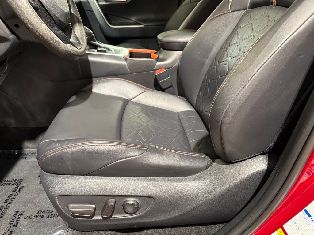 Thumbnail: 2019 Toyota RAV4 - 14
