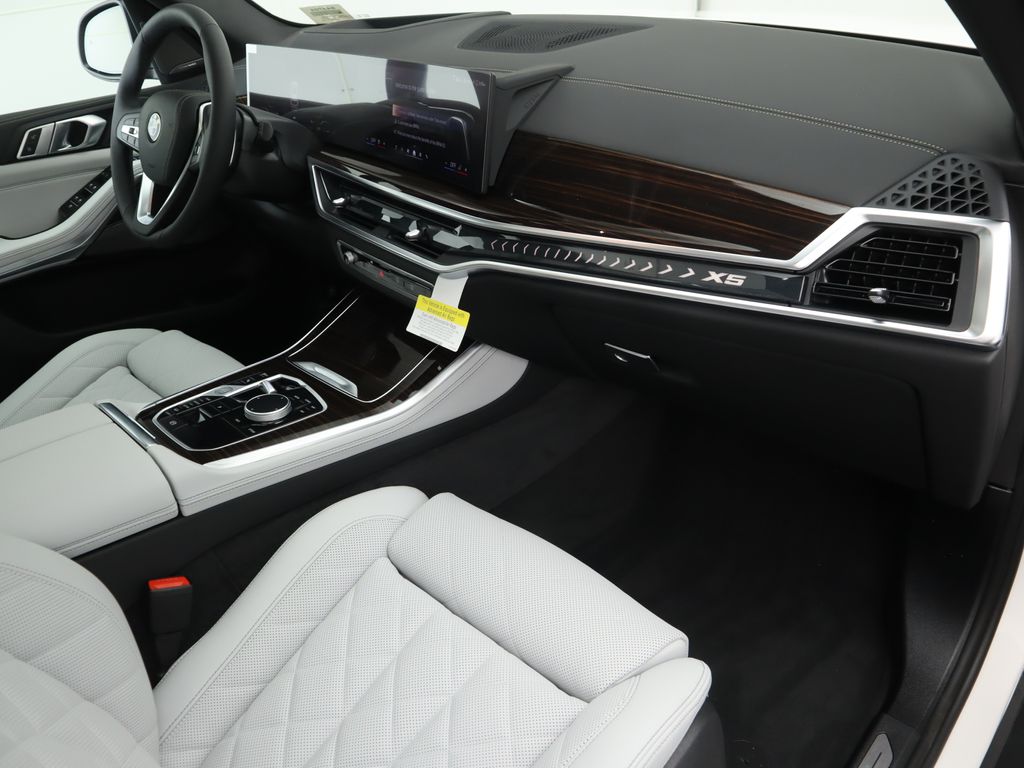 Thumbnail: 2026 BMW X5 - 18