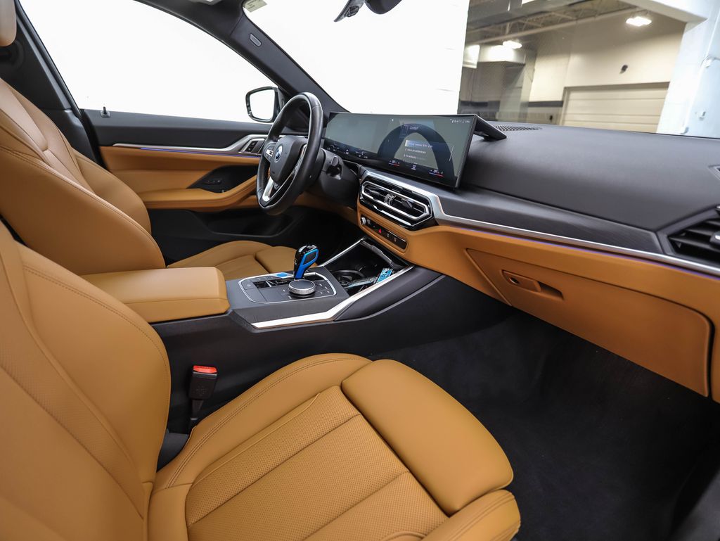 Thumbnail: 2023 BMW i4 - 30