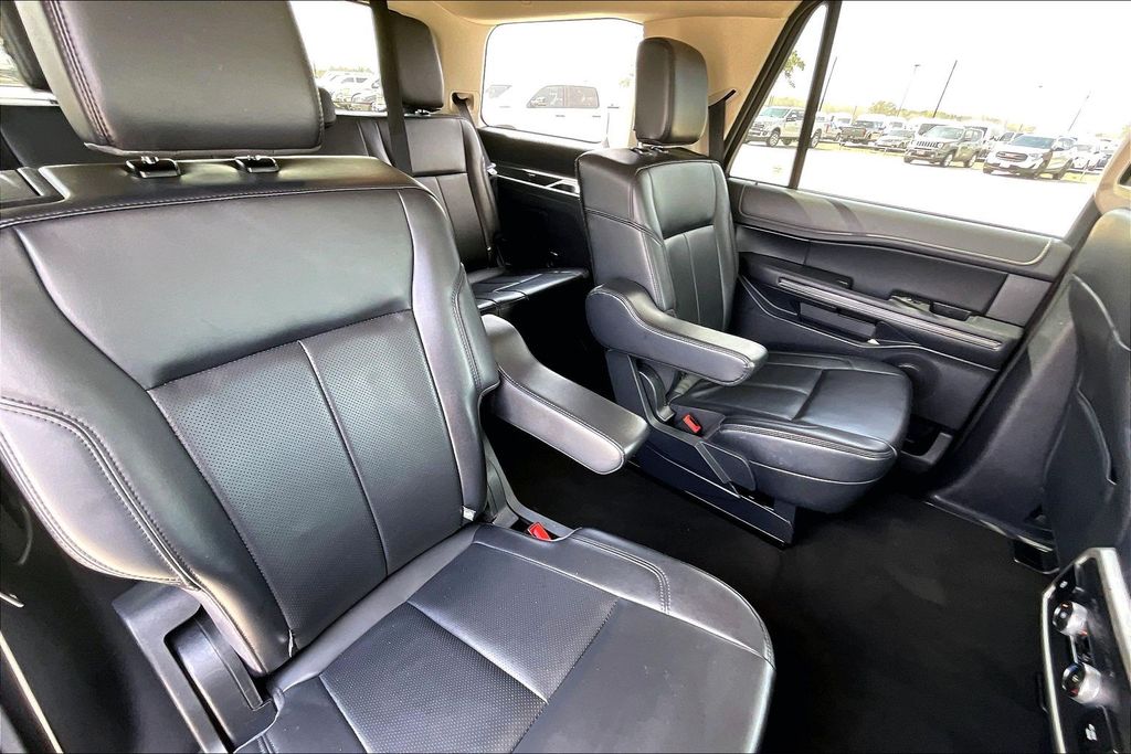 Used 2024 Ford Expedition XLT 4D Sport Utility