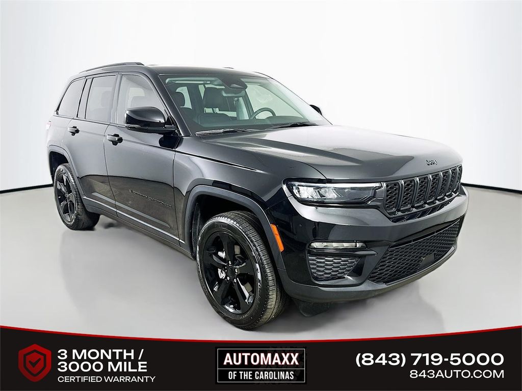 Diamond Black Crystal Pearlcoat 2023 Jeep Grand Cherokee SUV / Crossover 4X2 8-Speed Automatic