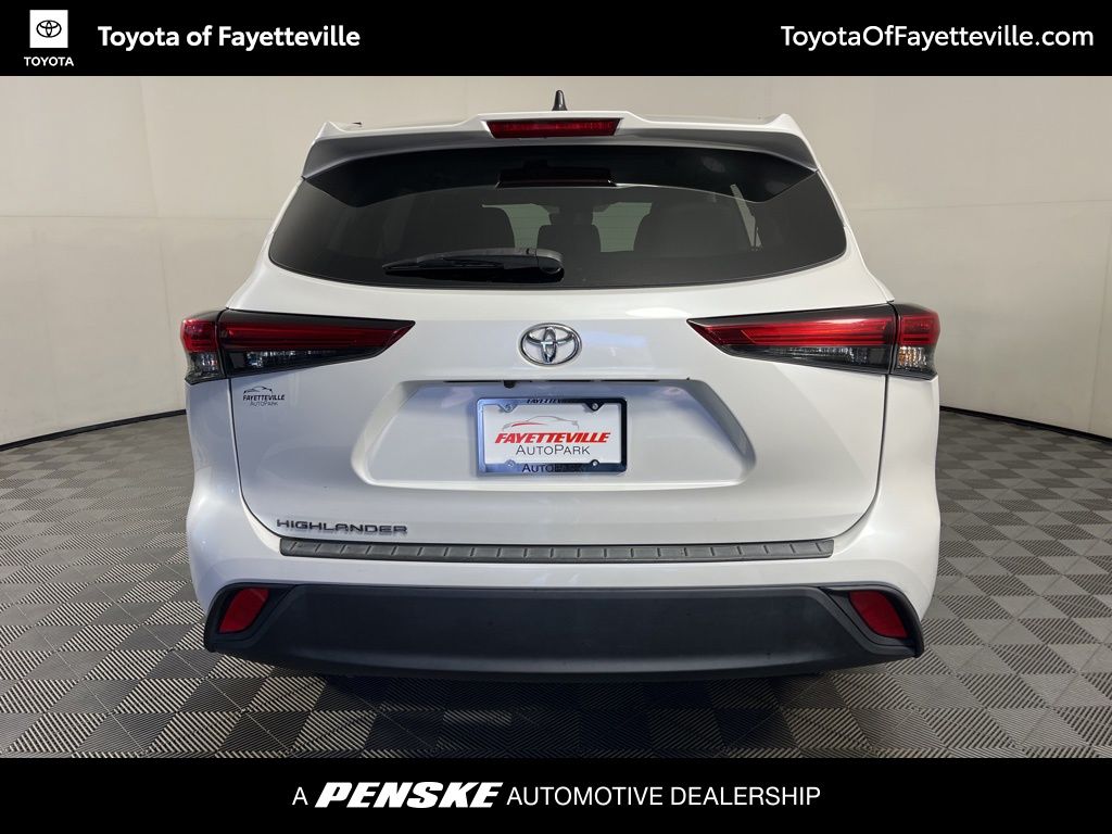 Thumbnail: 2022 Toyota Highlander - 9