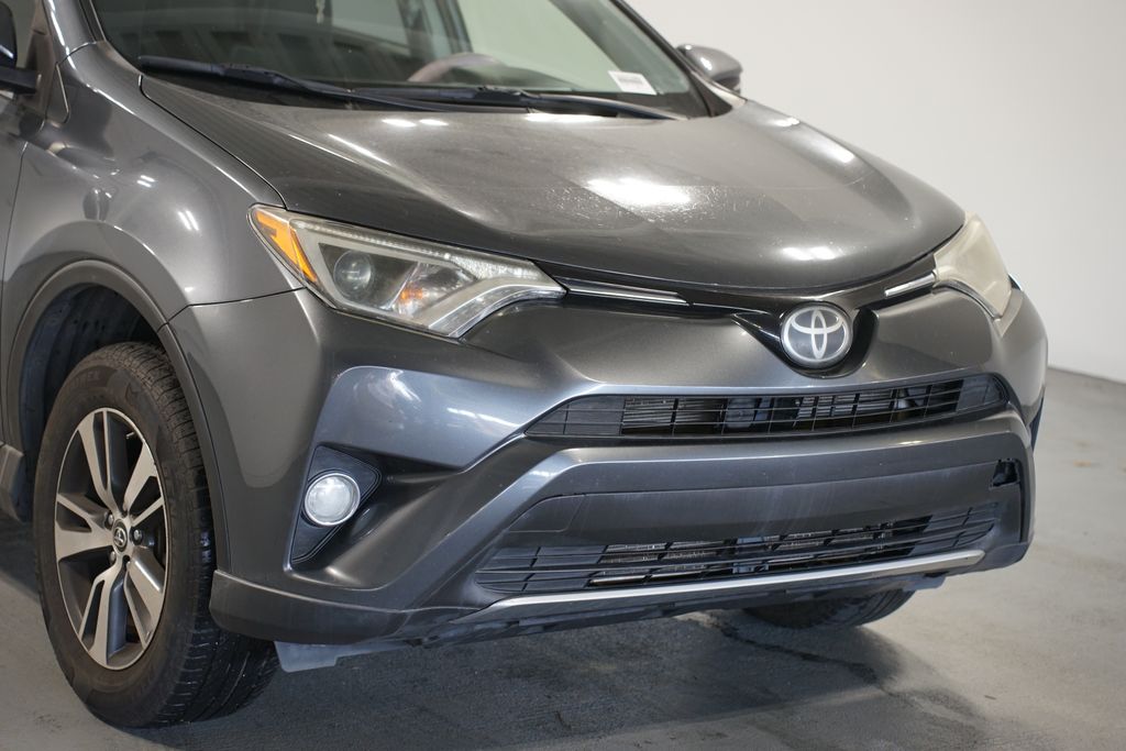 Thumbnail: 2017 Toyota RAV4 - 4