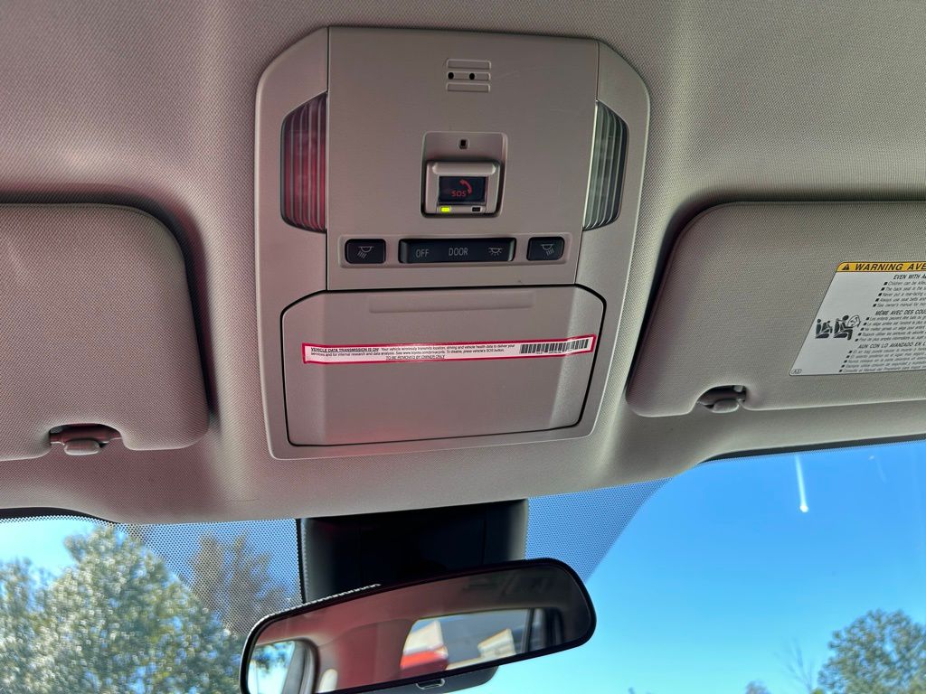 Thumbnail: 2023 Toyota Highlander - 31