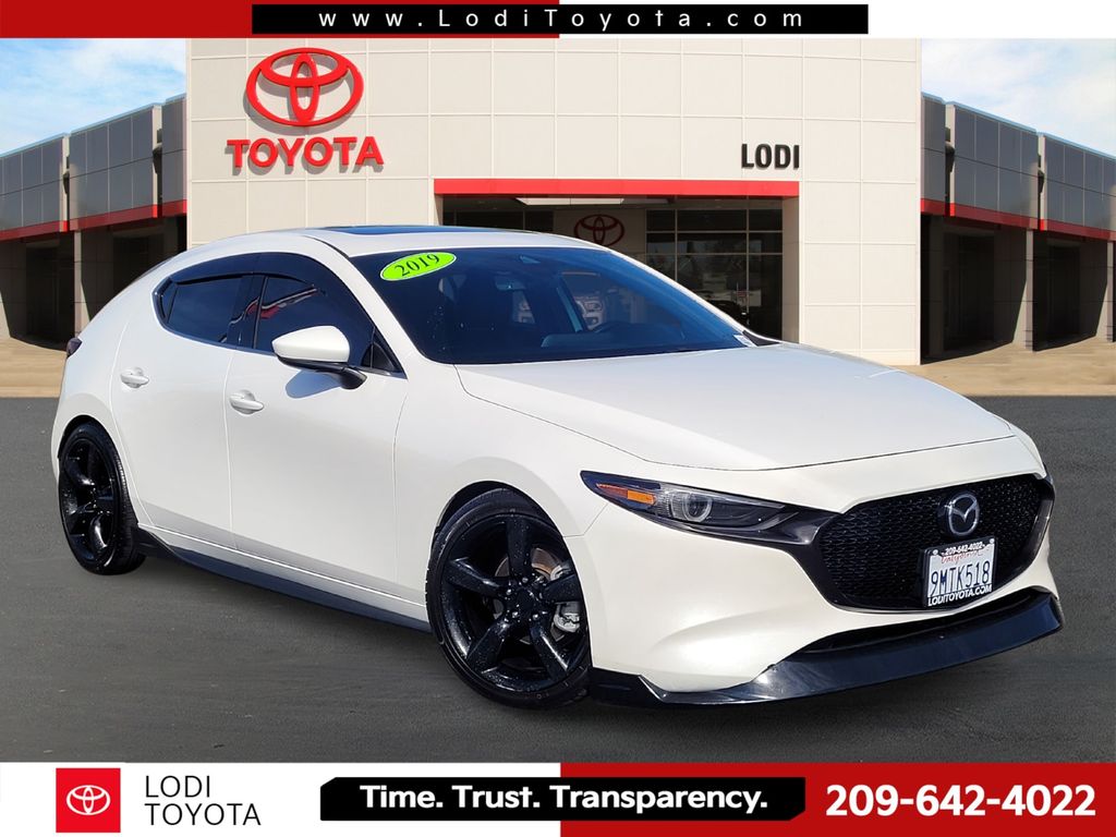 Snowflake White Pearl Mica 2019 Mazda MAZDA3 Hatchback Front-Wheel Drive 6-Speed Manual