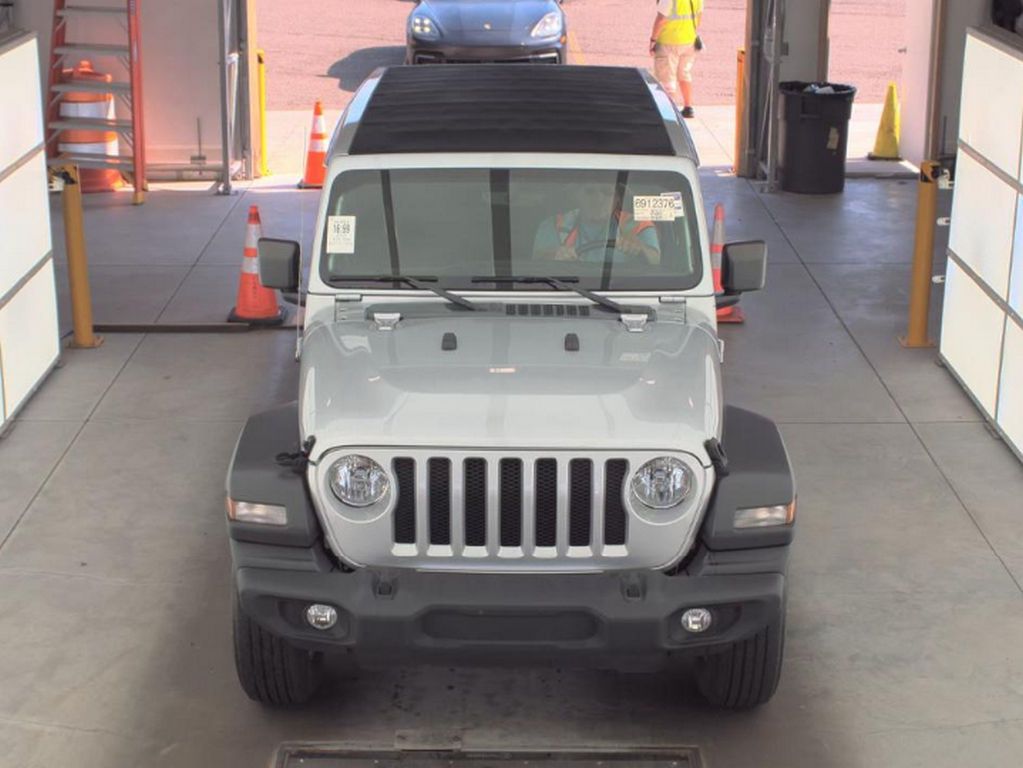 Used 2022 Silver Jeep Unlimited Sport S image 3