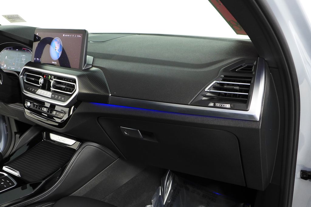 Thumbnail: 2023 BMW X4 - 14