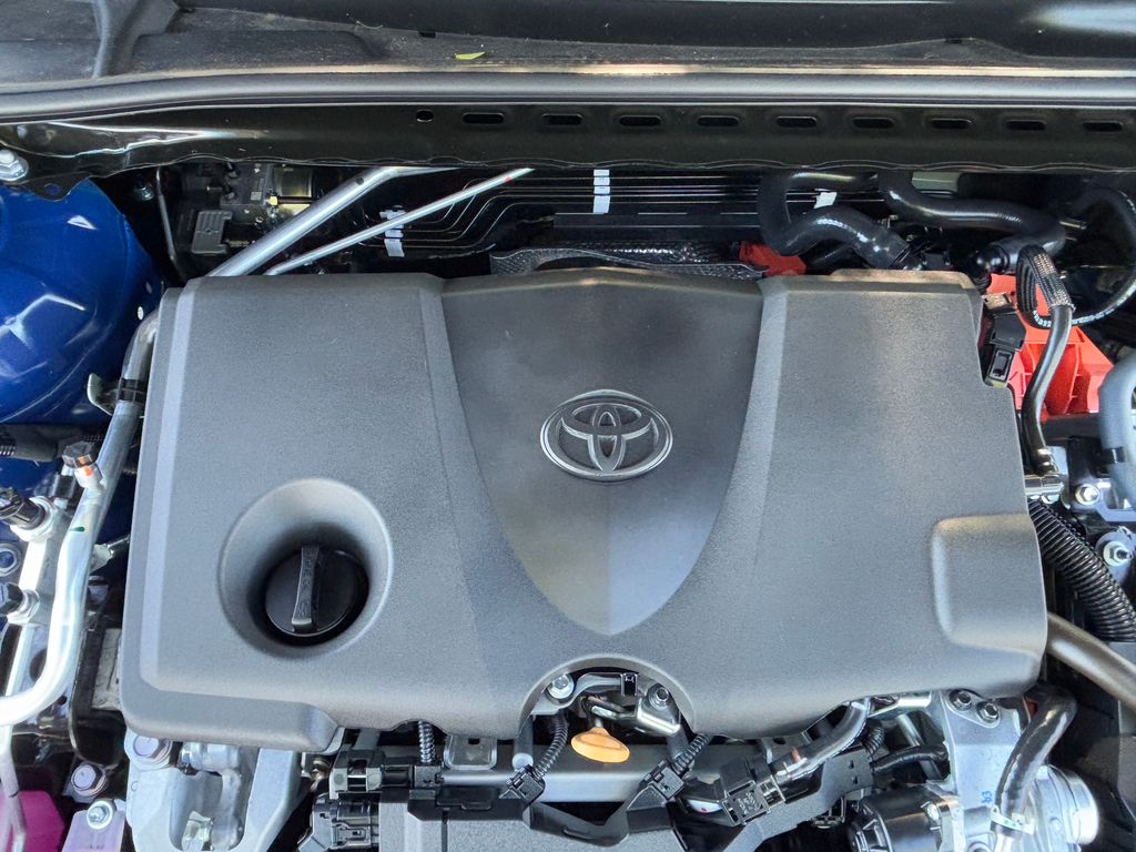 2025 Toyota Camry LE 32