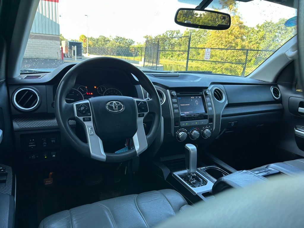 Thumbnail: 2016 Toyota Tundra - 11