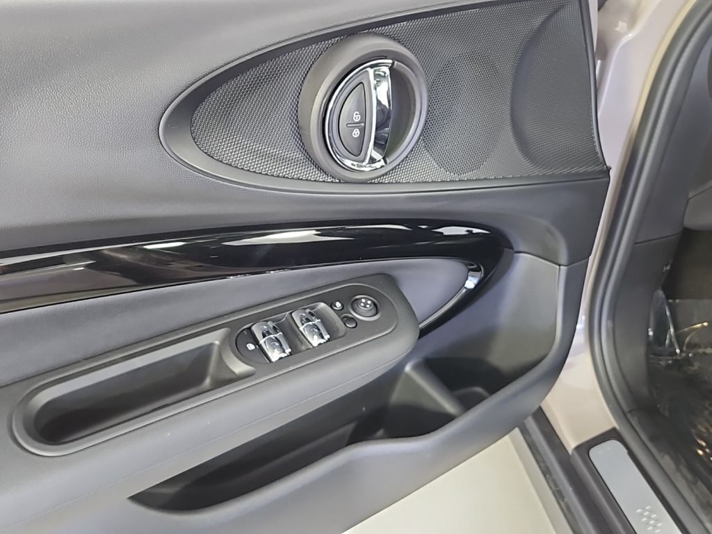 Thumbnail: 2024 MINI Cooper Clubman - 12