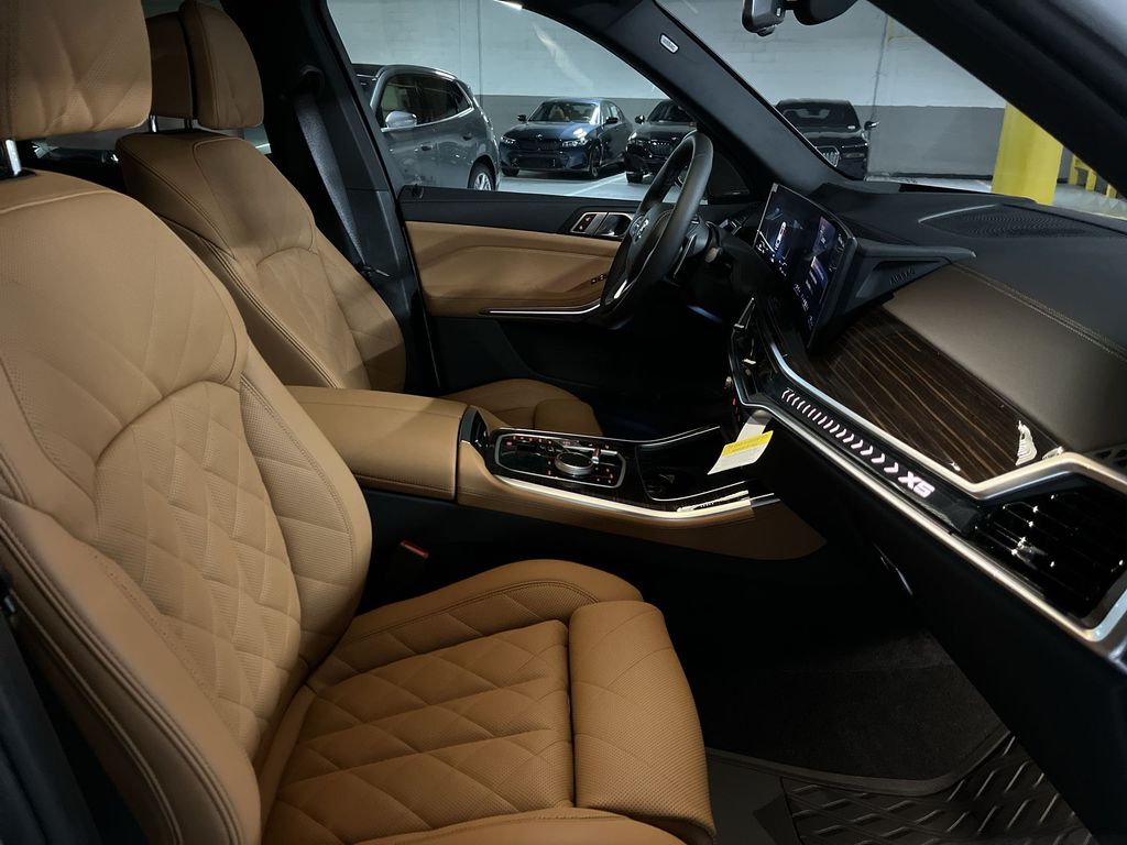Thumbnail: 2026 BMW X5 - 25