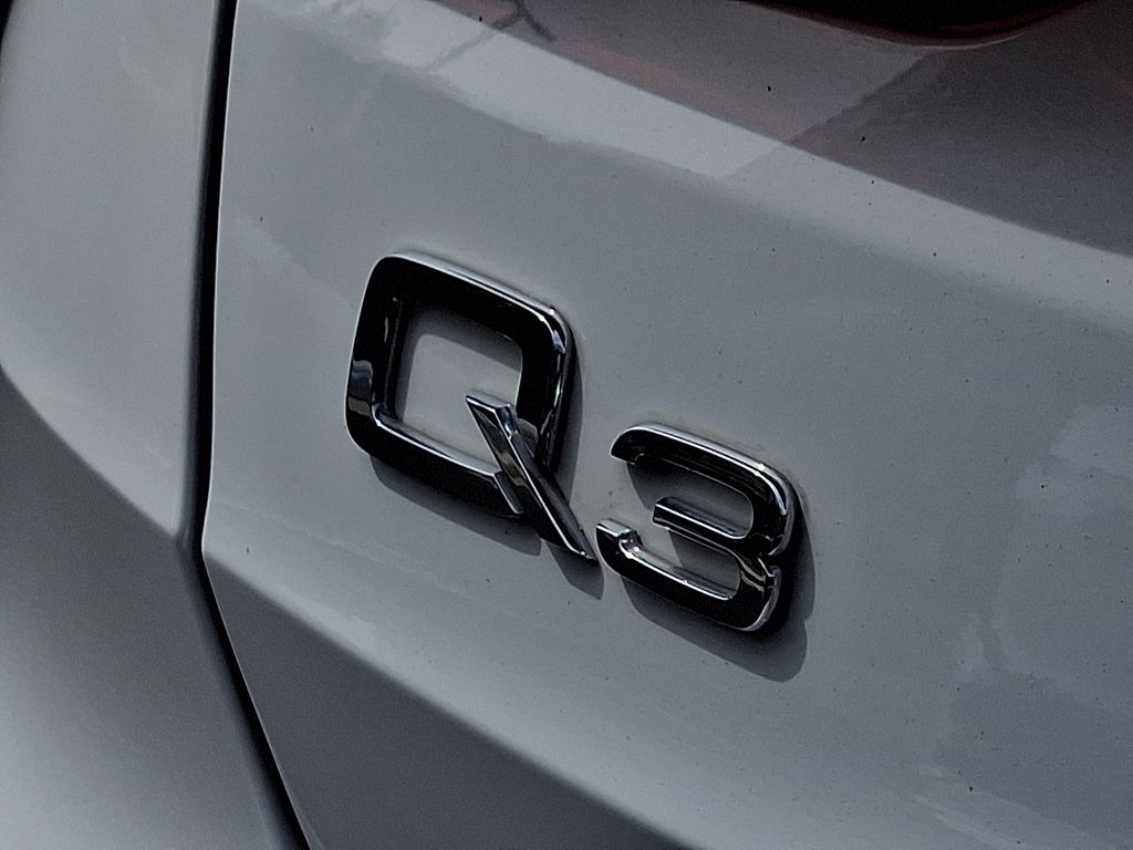 Thumbnail: 2023 Audi Q3 - 28