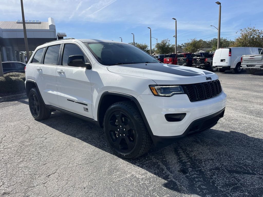 2021 Jeep Grand Cherokee Freedom Edition 2