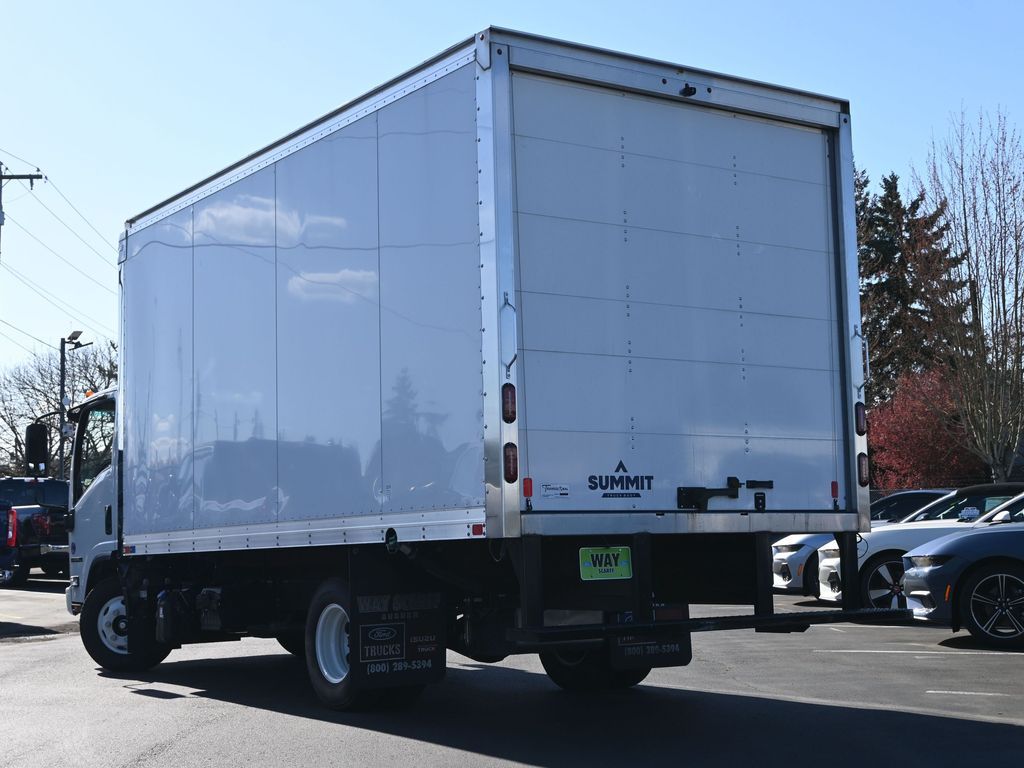 2024 Isuzu NPR HD 