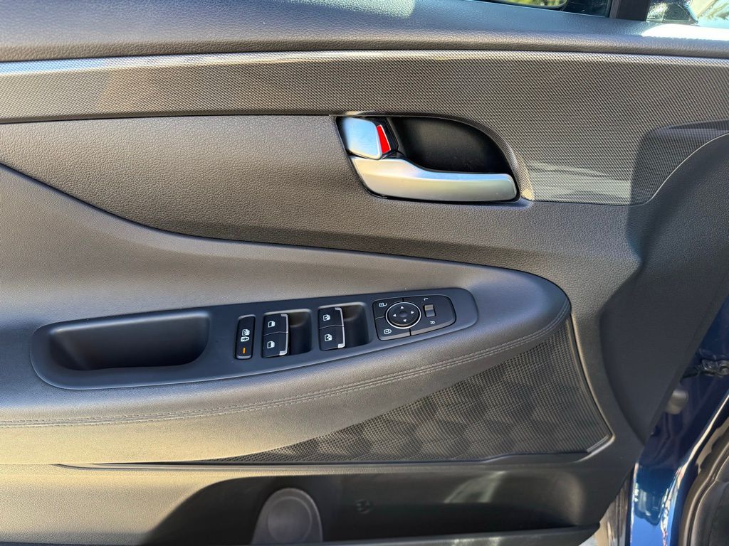 Thumbnail: 2022 Hyundai Santa Fe - 9