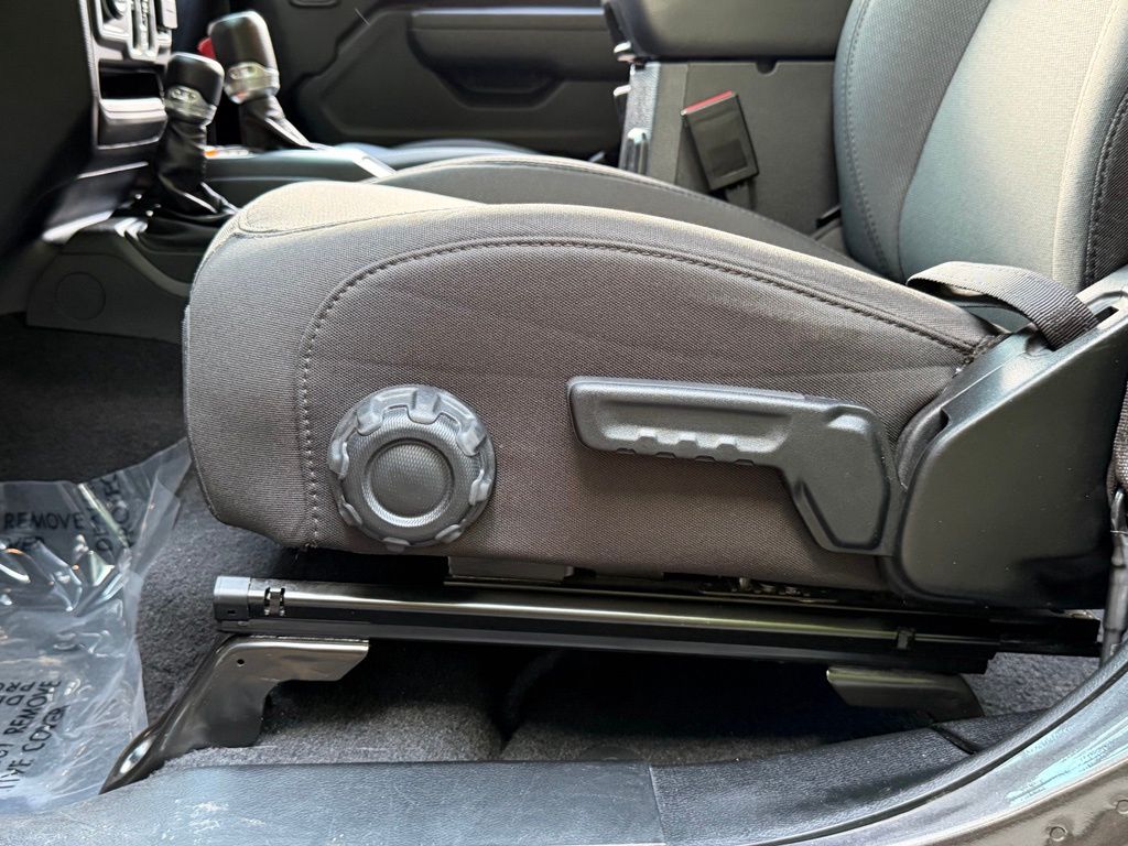 2023 Jeep Wrangler #30
