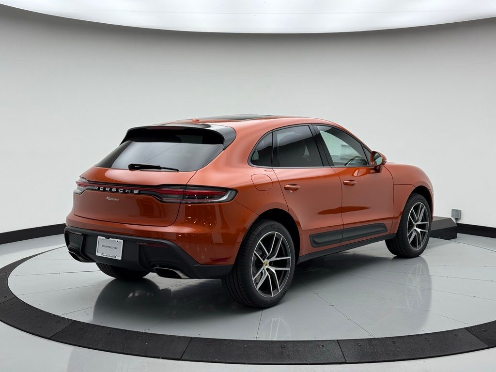 2025 Porsche Macan  9