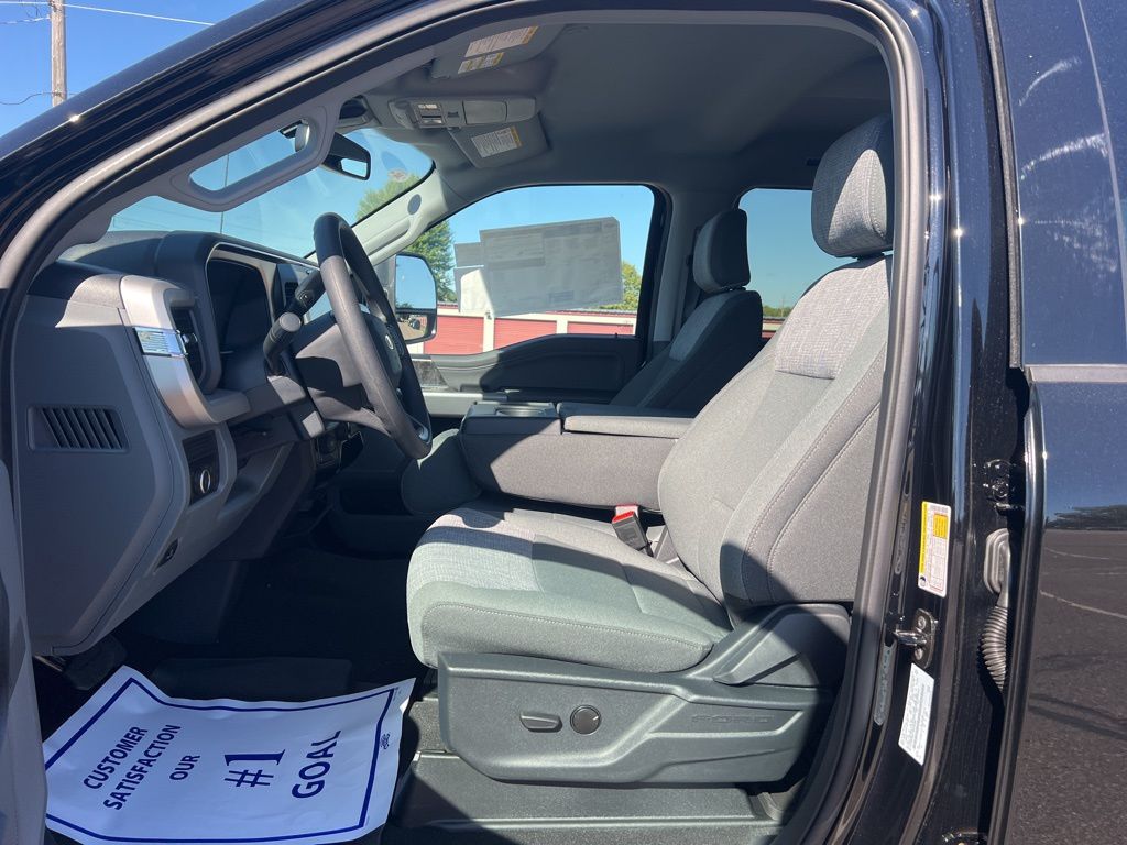 2025 Ford F-350SD
