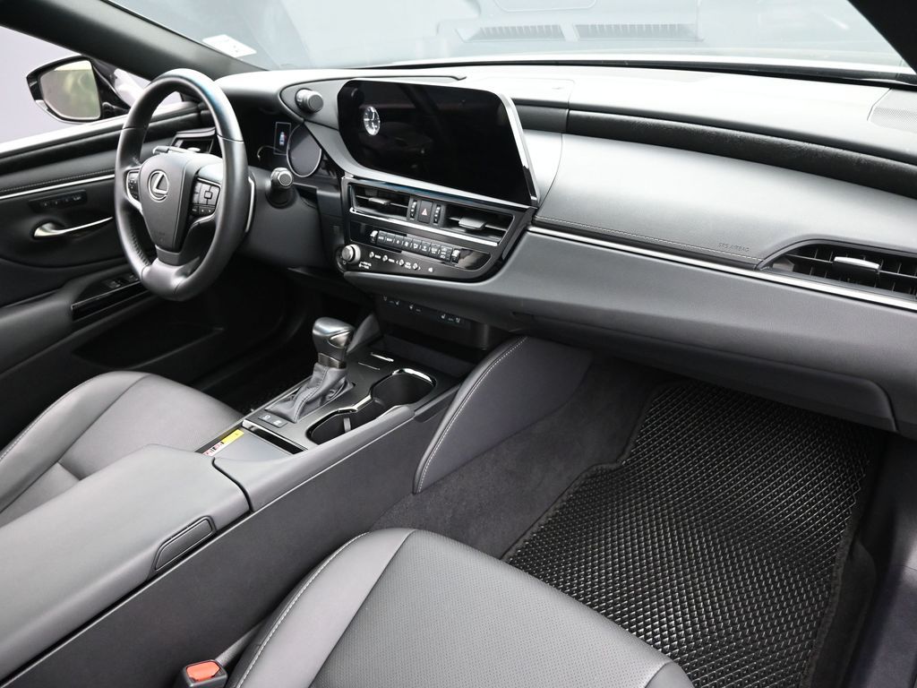 2024 Lexus ES 300h Base
