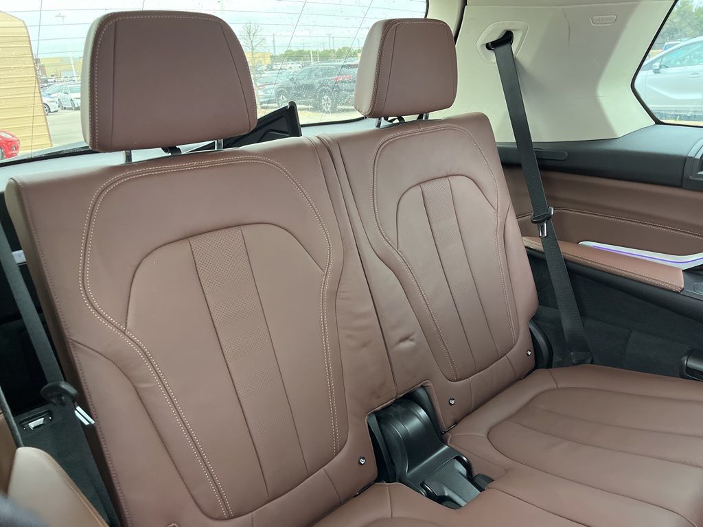 Thumbnail: 2022 BMW X7 - 30