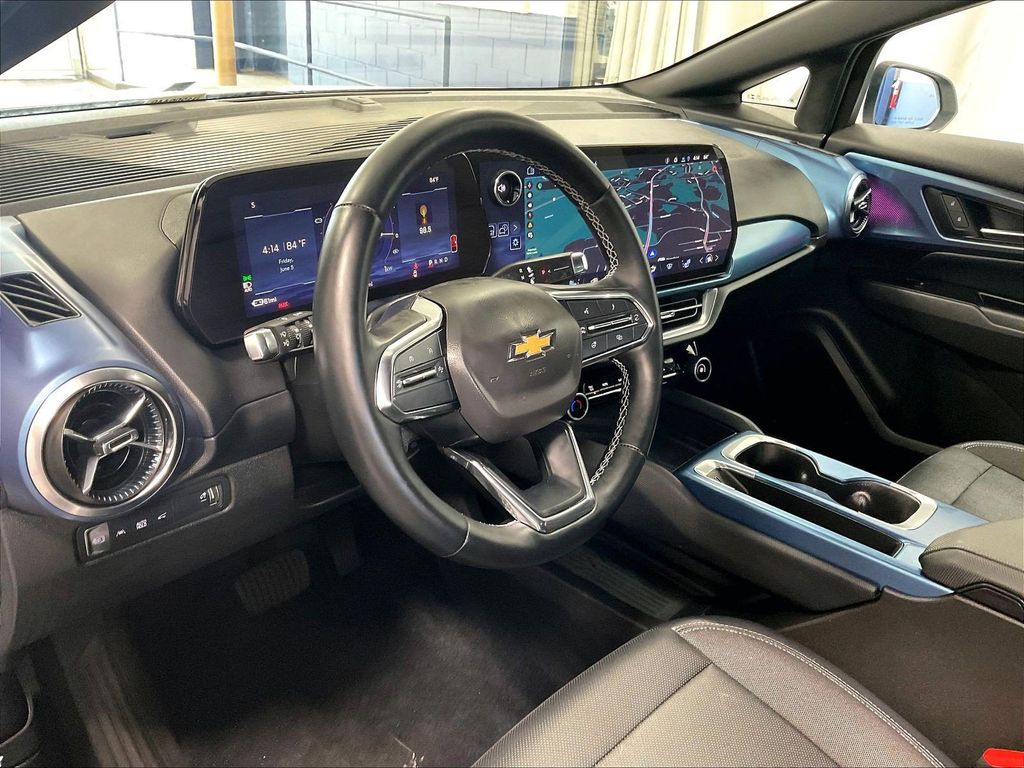 2024 Chevrolet Equinox EV — photo 8