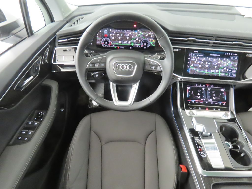Thumbnail: 2026 Audi Q7 - 12