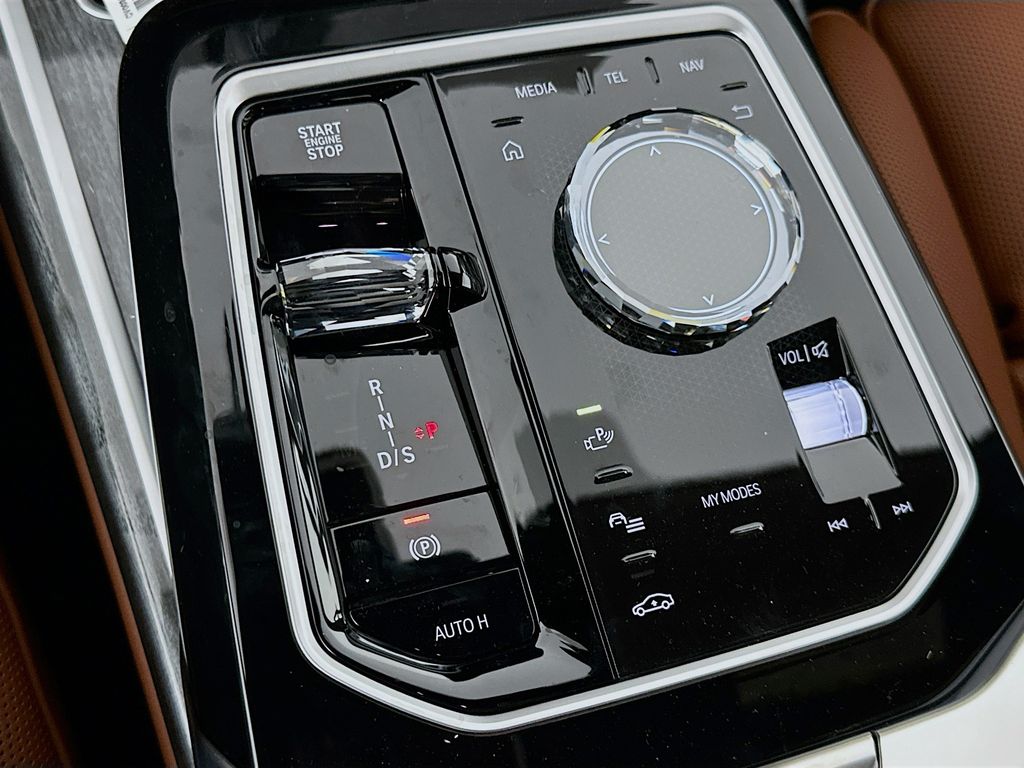 2025 BMW 7 Series 760i xDrive 15