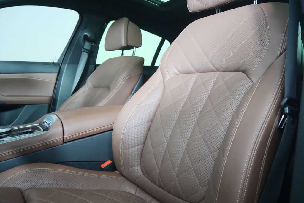 Thumbnail: 2025 BMW X6 - 10