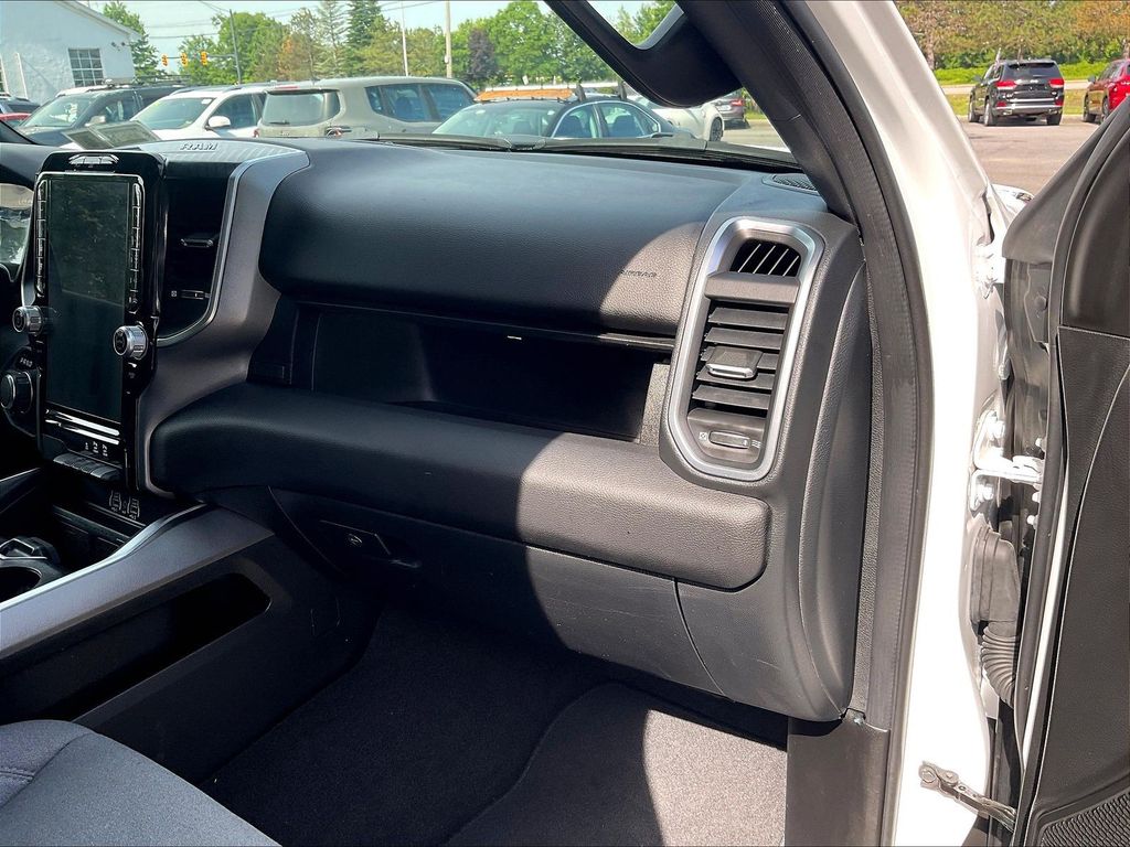 2025 Ram 1500 — photo 13