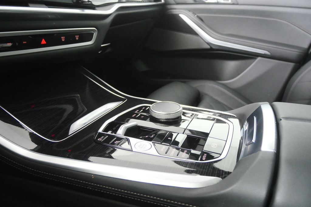 Thumbnail: 2026 BMW X5 - 22