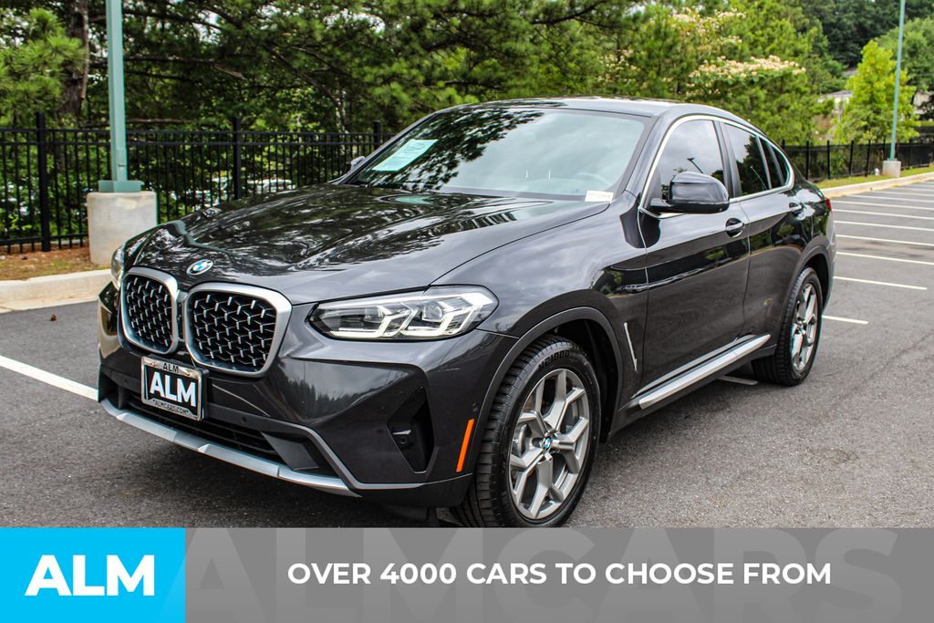 Used 2024 Gray BMW xDrive30i image 2