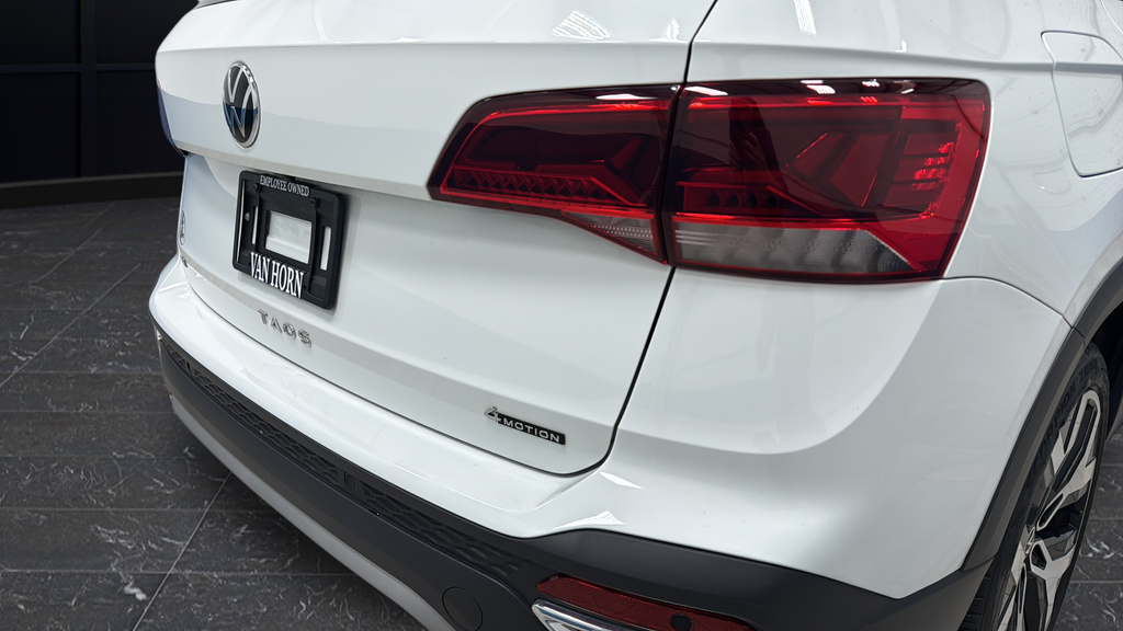 Used 2023 Pure White Volkswagen 1.5T SEL image 32