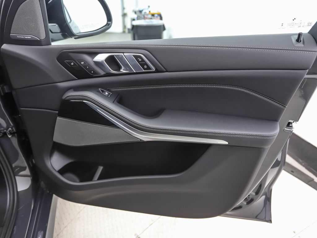 2026 BMW X7 xDrive40i 30