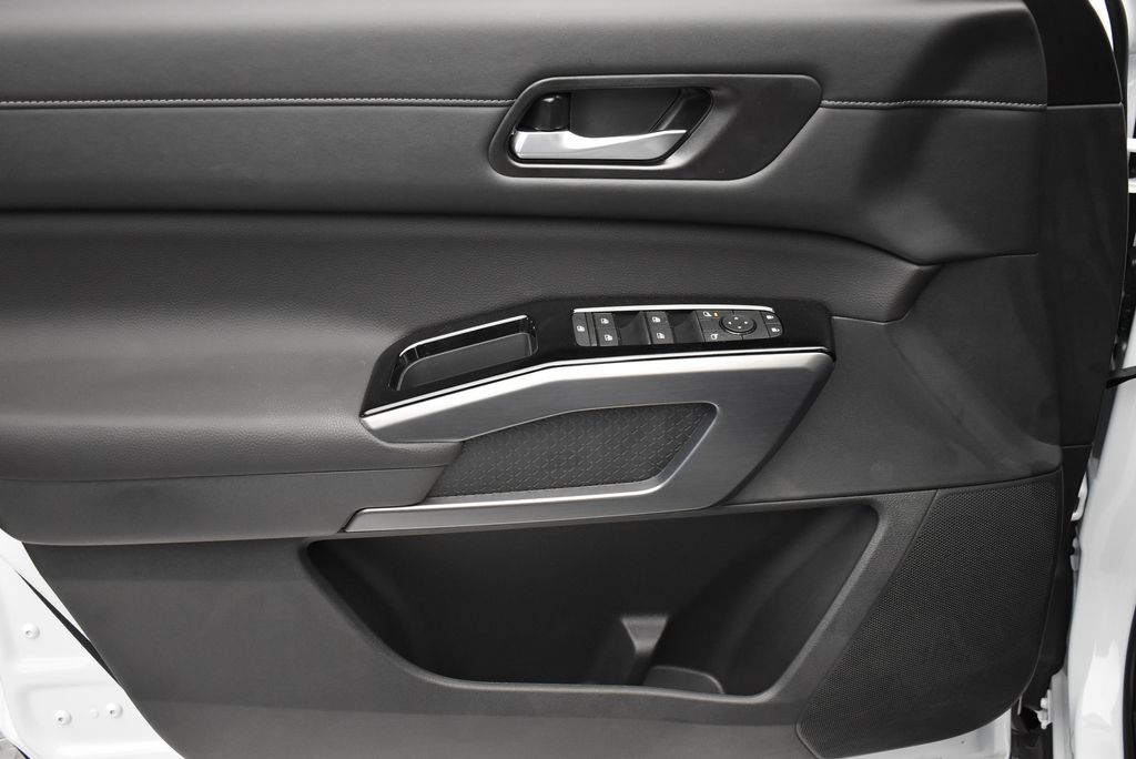 Thumbnail: 2025 Nissan Pathfinder - 10