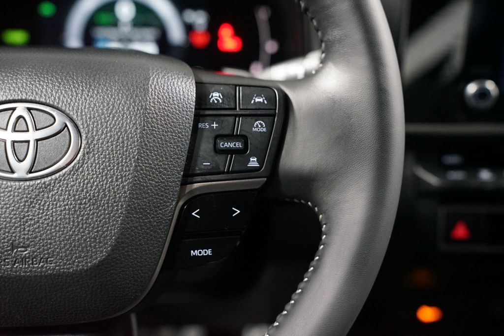 Thumbnail: 2025 Toyota Camry - 13