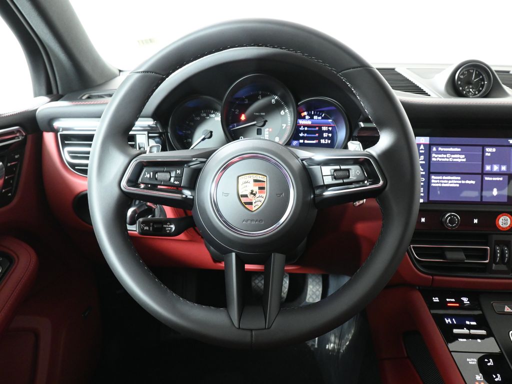 Thumbnail: 2025 Porsche Macan - 17